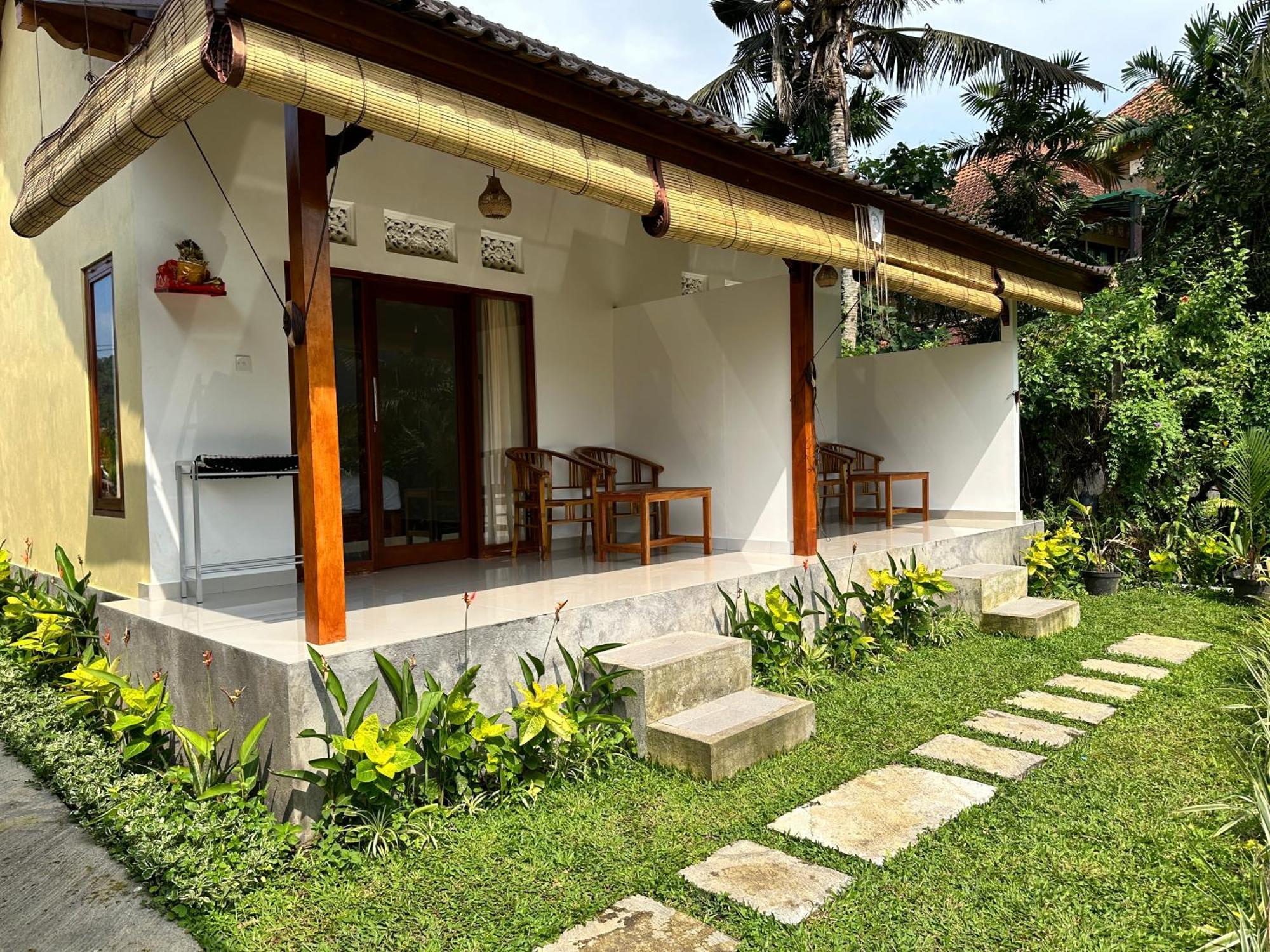D'Janu Homestay Sidemen  Buitenkant foto